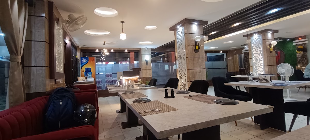 Red Chilli Cafe & Kitchen