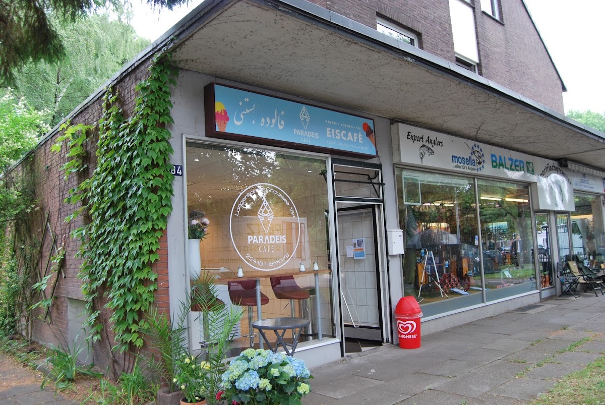 PARADEIS CAFE (Bastani faloodeh)