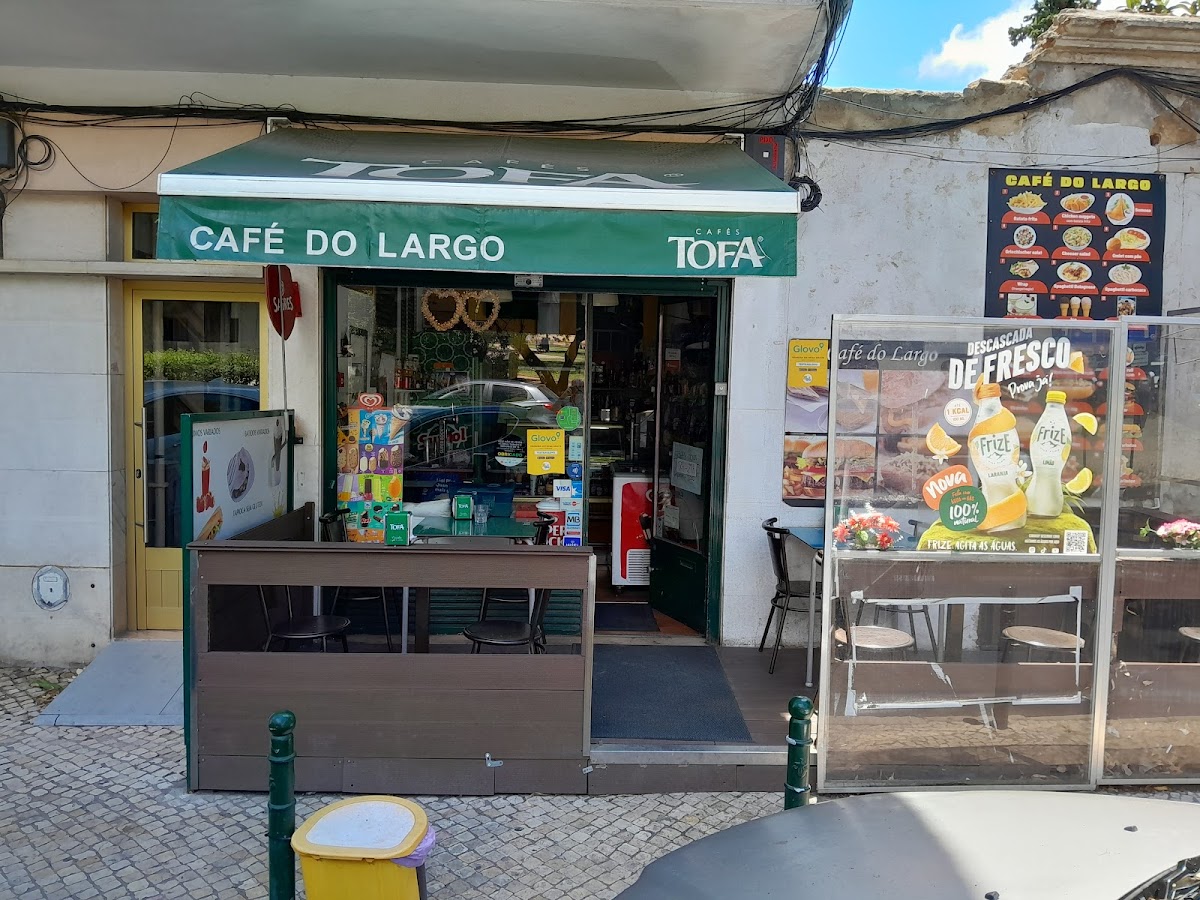 Cafe do Largo and Bar