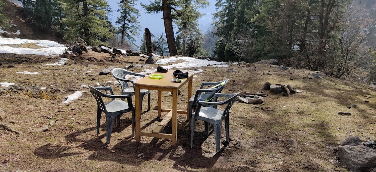 The Cafe Vee and Camping Point Kutla