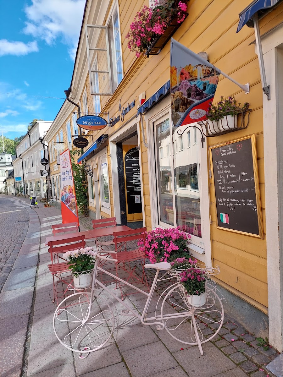 Loren Jins Gelato & Waffle House