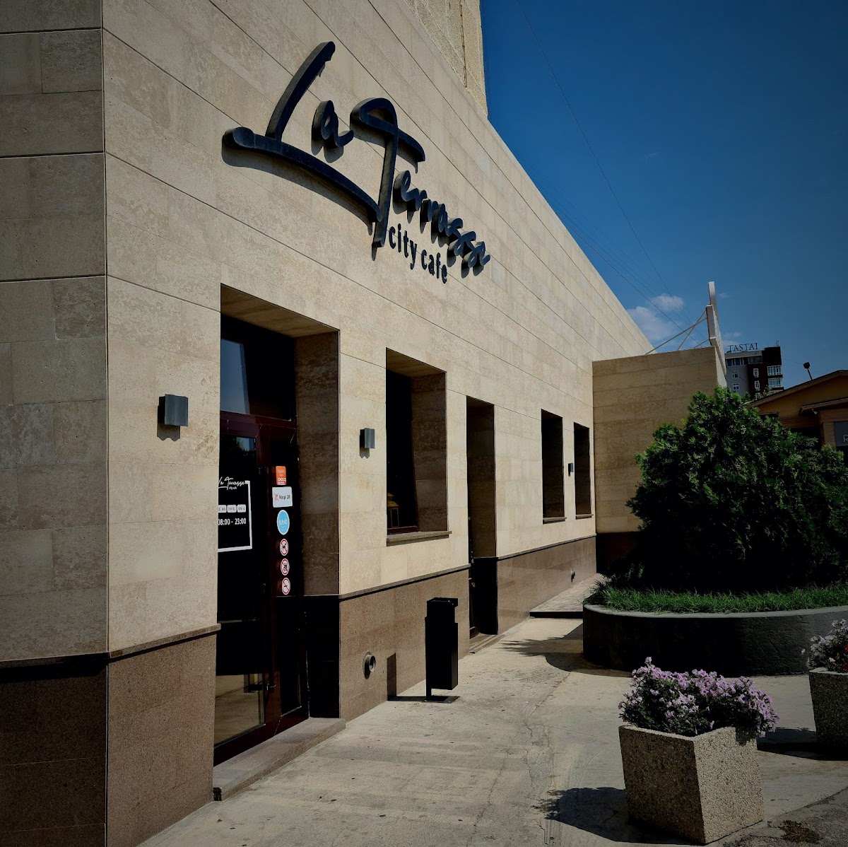 La Terrasse city cafe