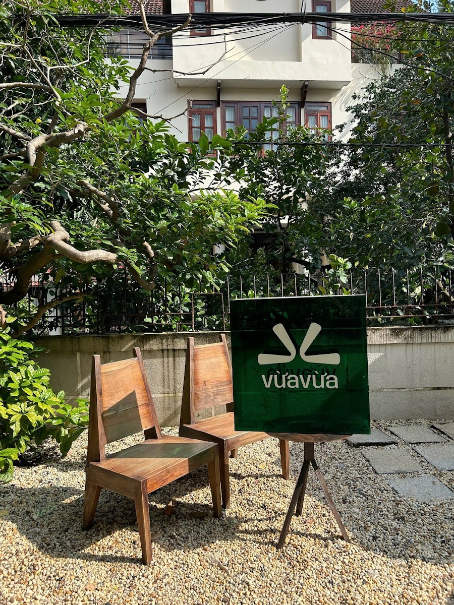 Vừa Vừa Cafe