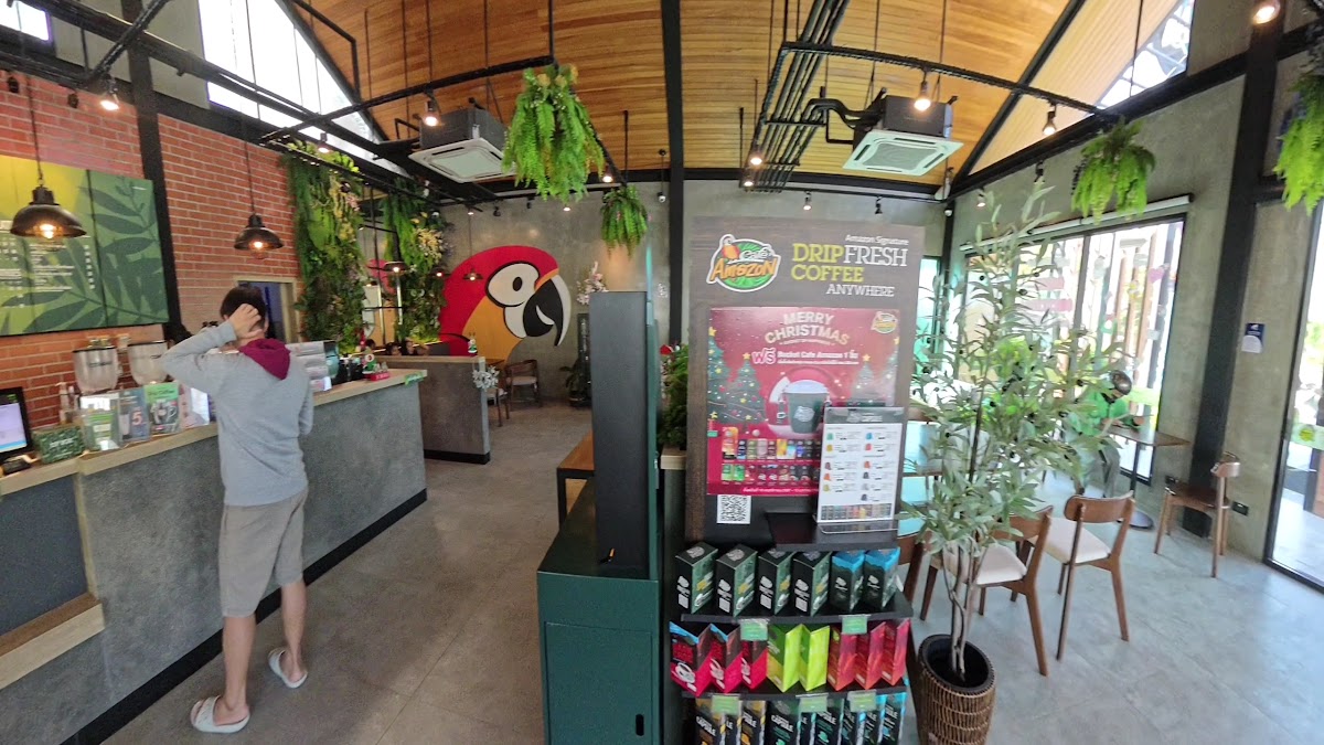 Café Amazon Lake Commune - 2