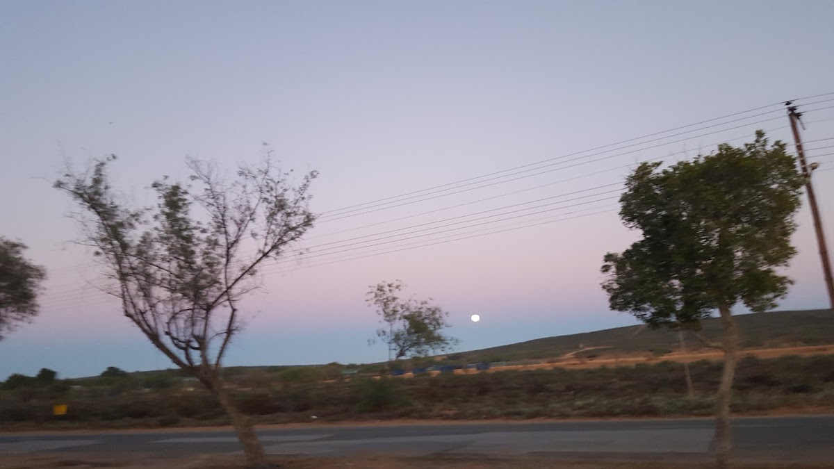 B and P Kafee & Supermark