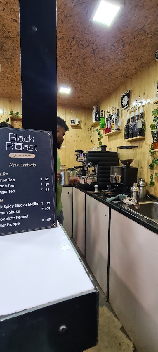 Black Roast Cafe - 10