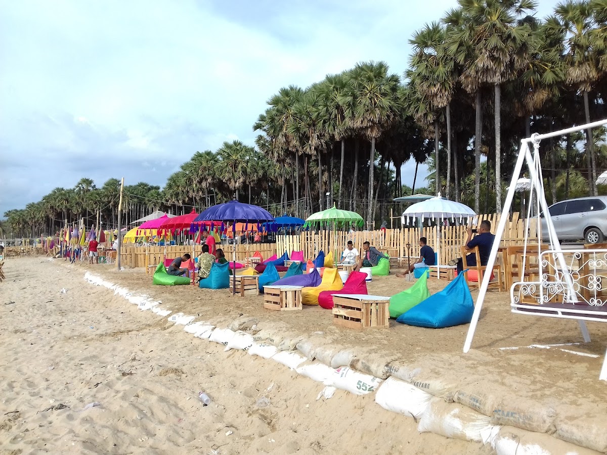 Tristan Beach Cafe - 3