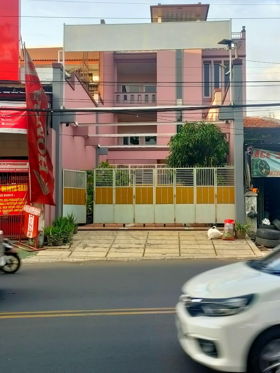 LUANG Cafe dan KARANA Guest House Bandung - 4