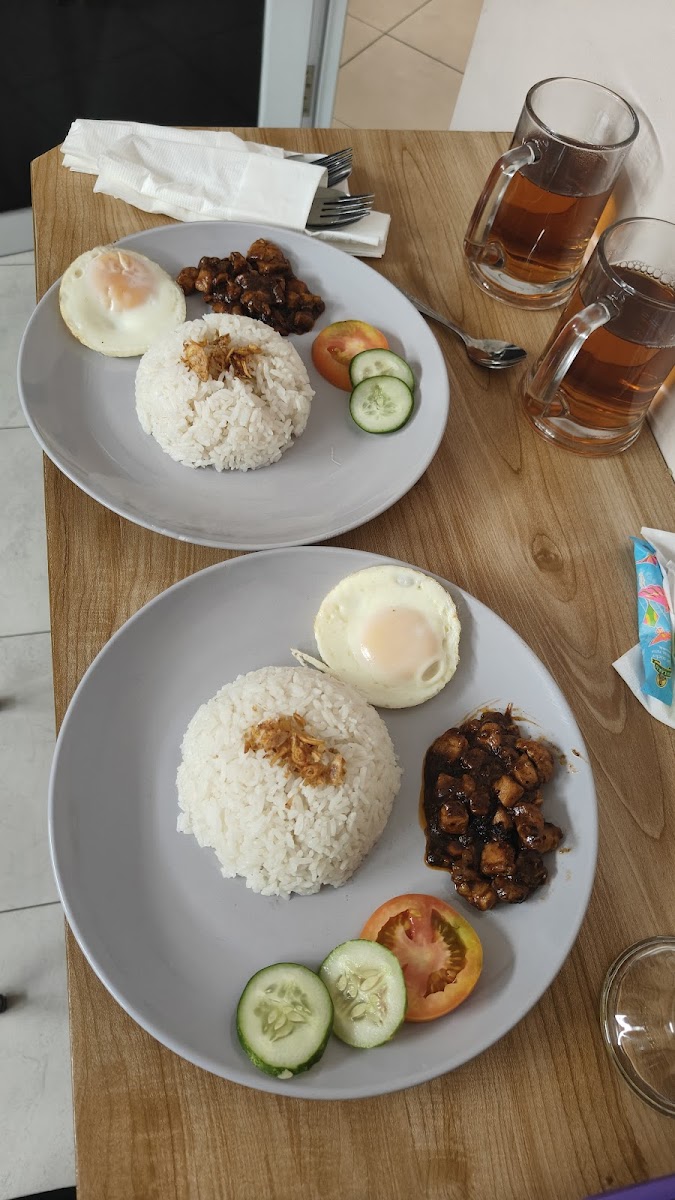 LUANG Cafe dan KARANA Guest House Bandung - 7