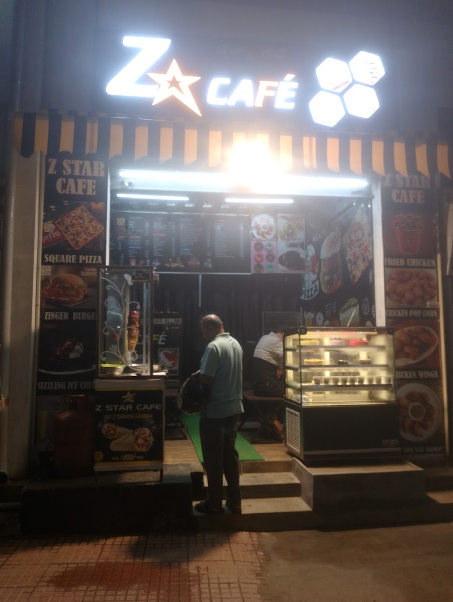 Z STAR CAFE.