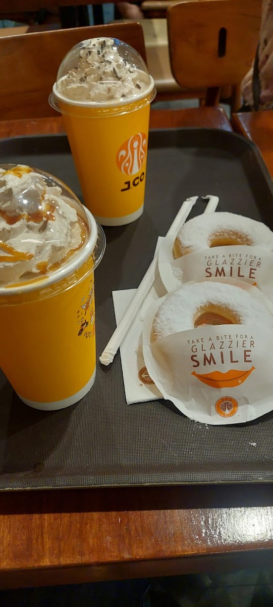 J.CO Donuts & Coffee - SM Cubao - 7