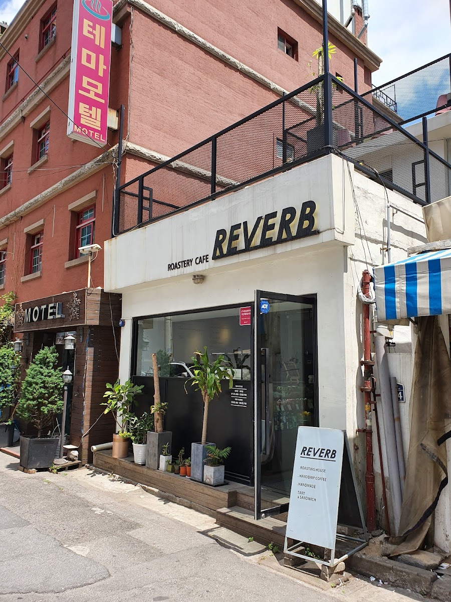 Café Reverb