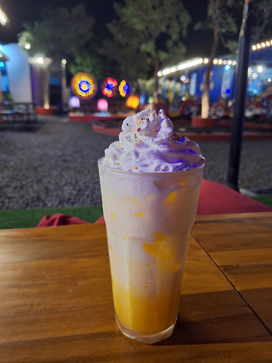 Looji Cafe & Eatery - 9