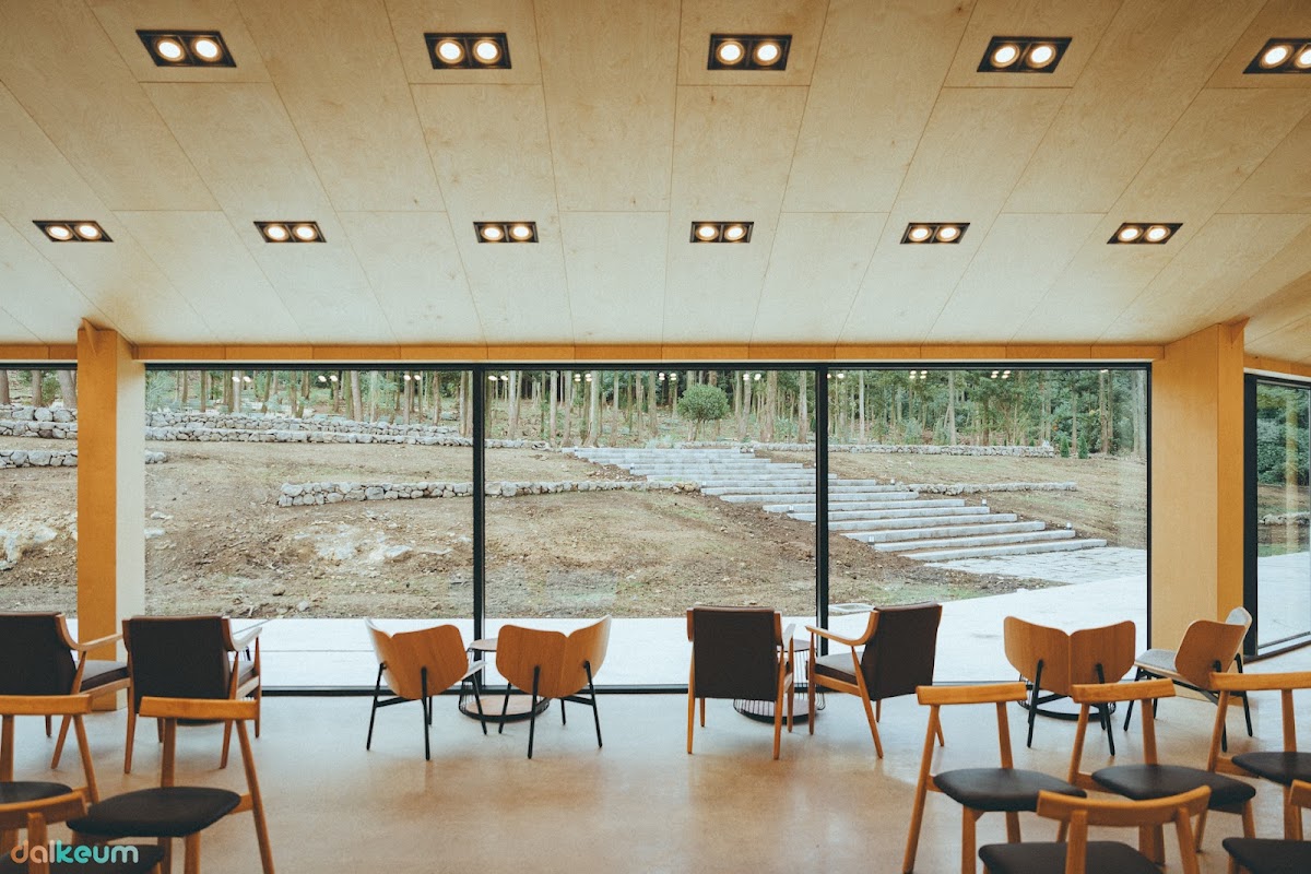 woojungwon bakery cafe [ 우정원베이커리 제주삼나무점 , 宇庭園 烘焙咖啡厅 ]