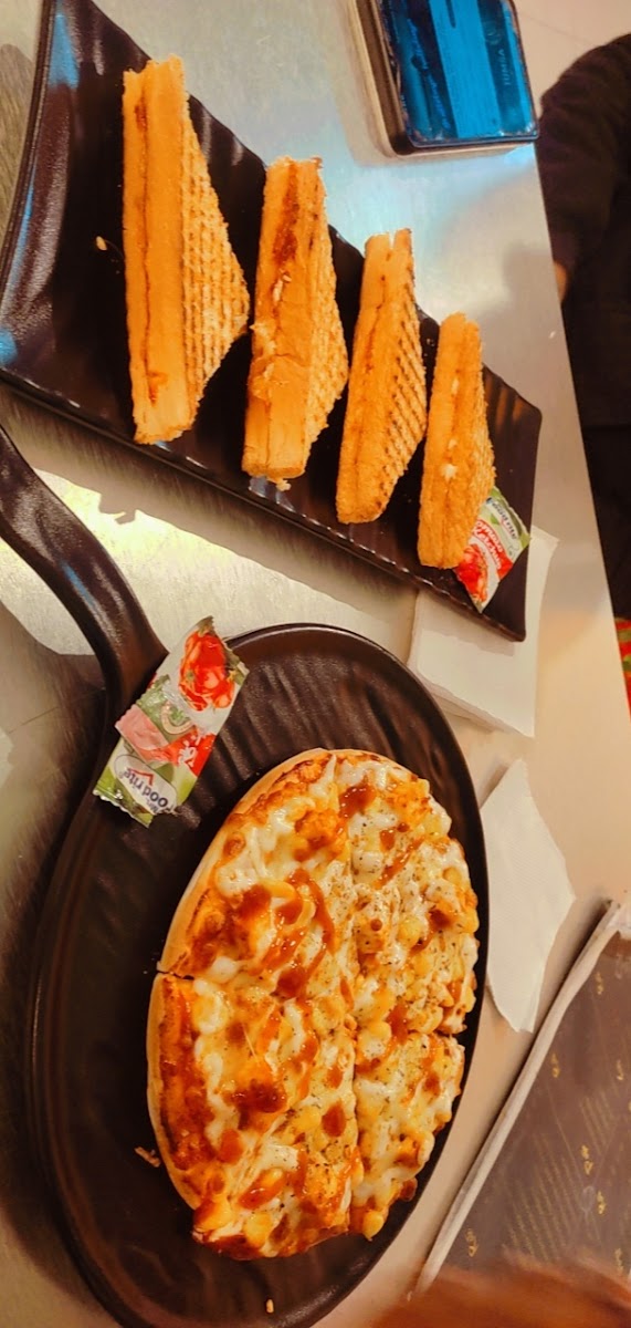 Cafe Cream Corner - 8