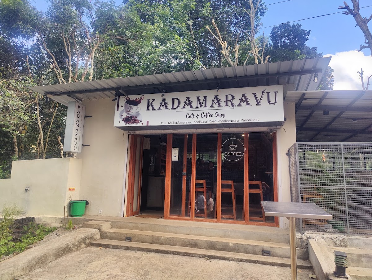 Kadamaravu cafe