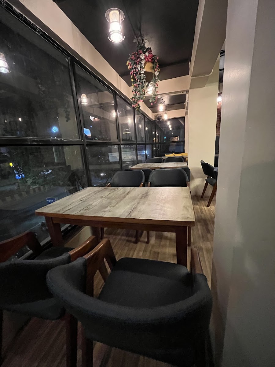 The Aragorn's Cafe (best cafe, vegetarian cafe in nagpur )