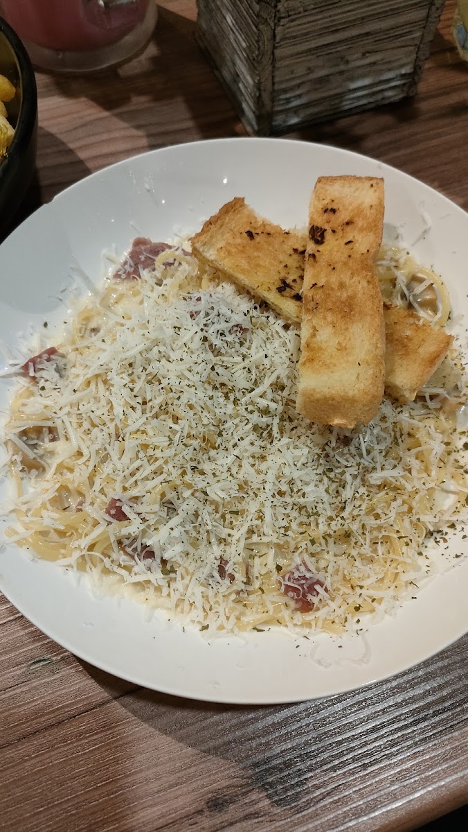 Crumble Cafe & Pattiserie - 3