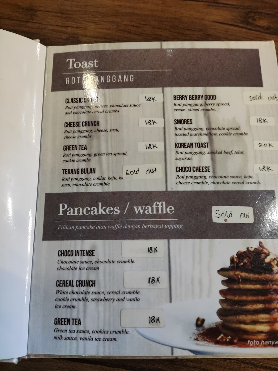 Crumble Cafe & Pattiserie - 4