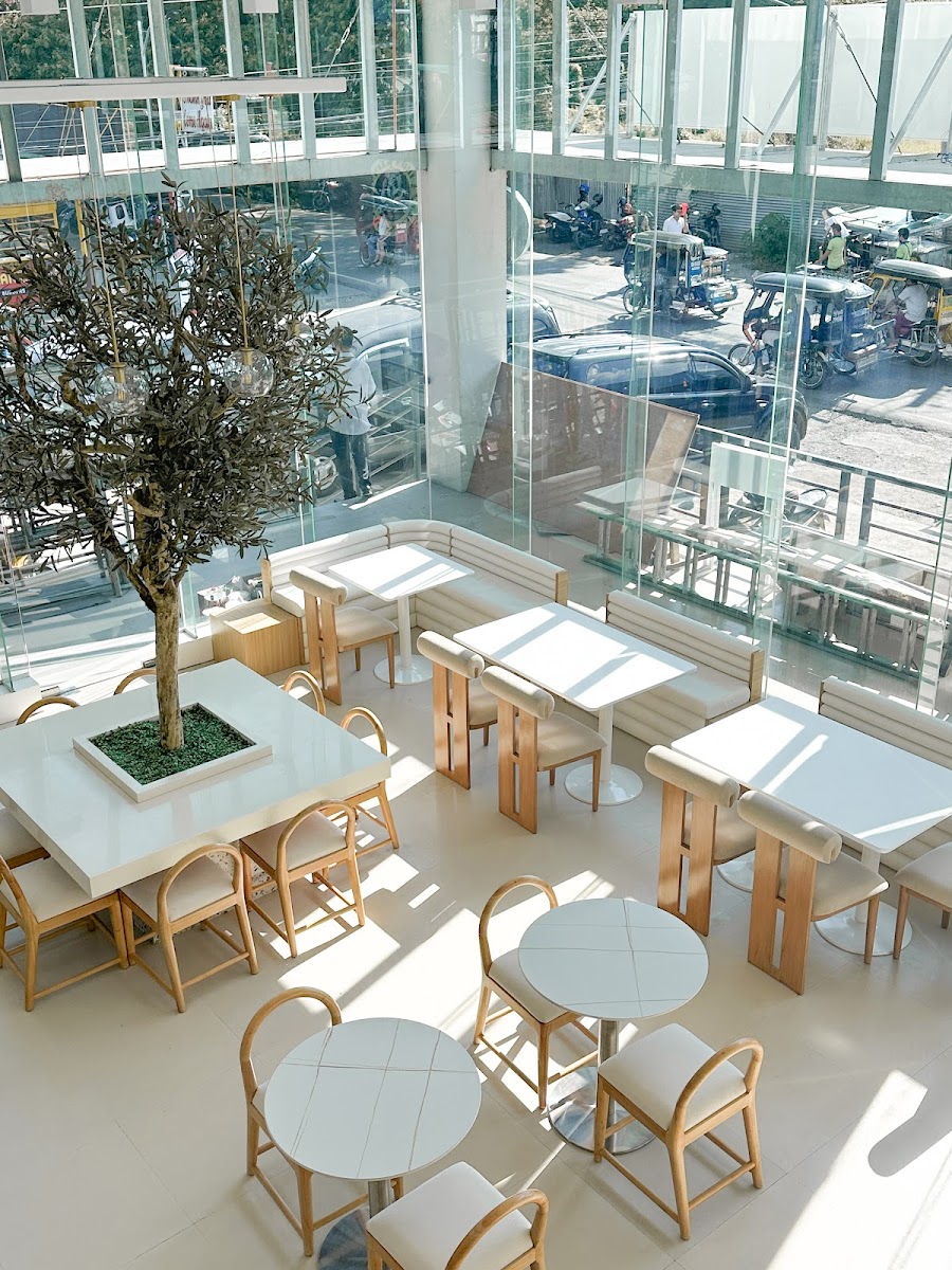 Honey Bakes Cafe - Tuguegarao City (Flagship Store)