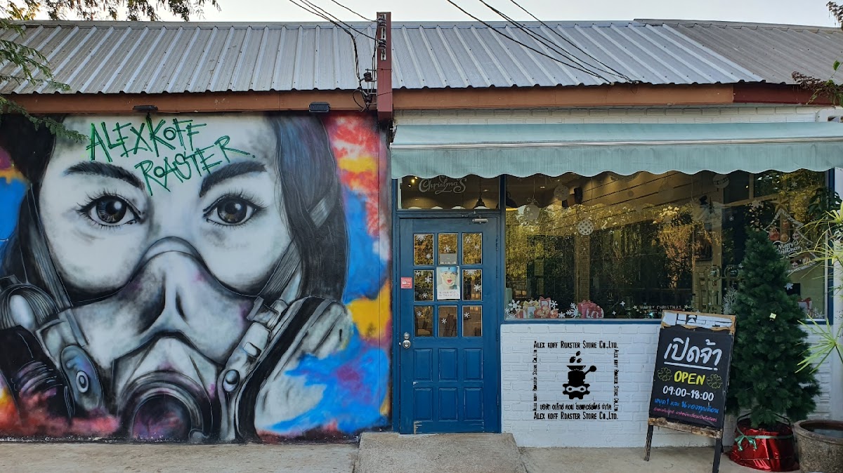 Guzzjung Cafe’ and Alexkoff Roaster ท่าแร่