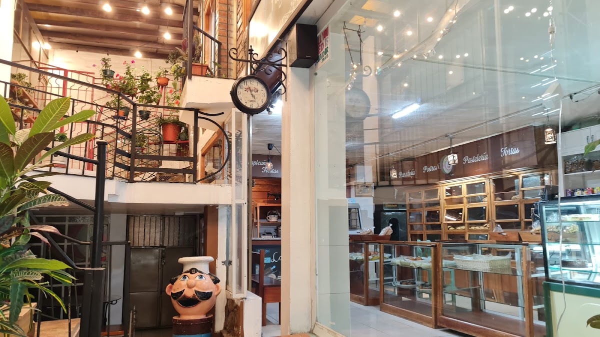 Panadería Y Cafetería 'Tío Sam' - 2