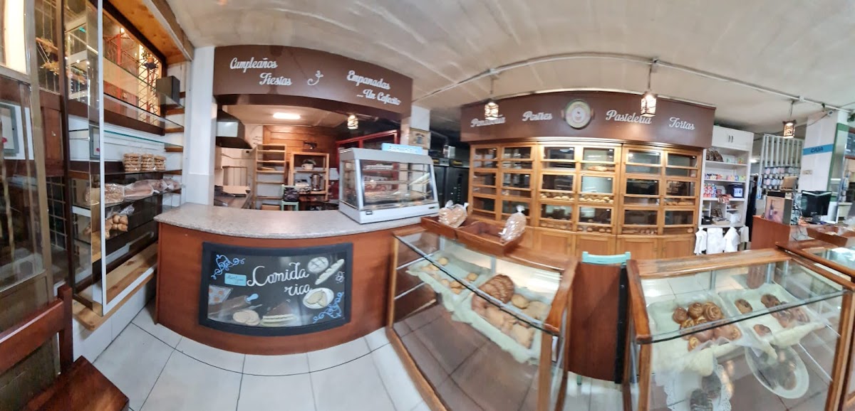 Panadería Y Cafetería 'Tío Sam' - 4