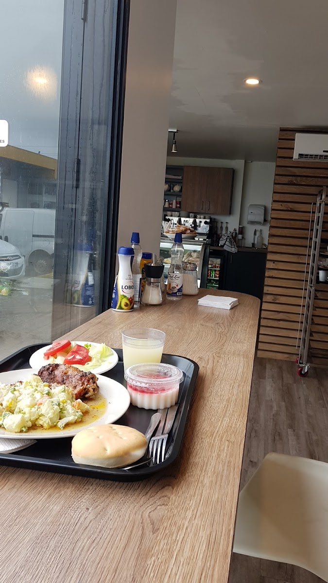 Cafeteria Makki Coffee & lunch - 6