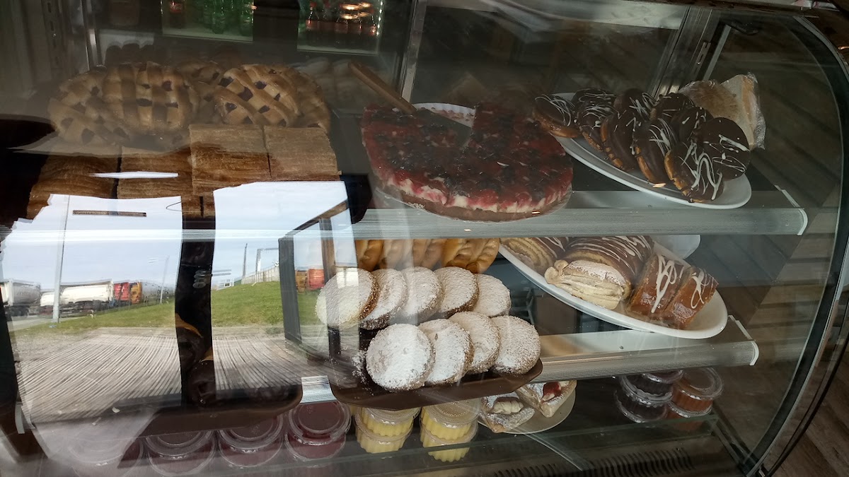 Cafeteria Makki Coffee & lunch - 9