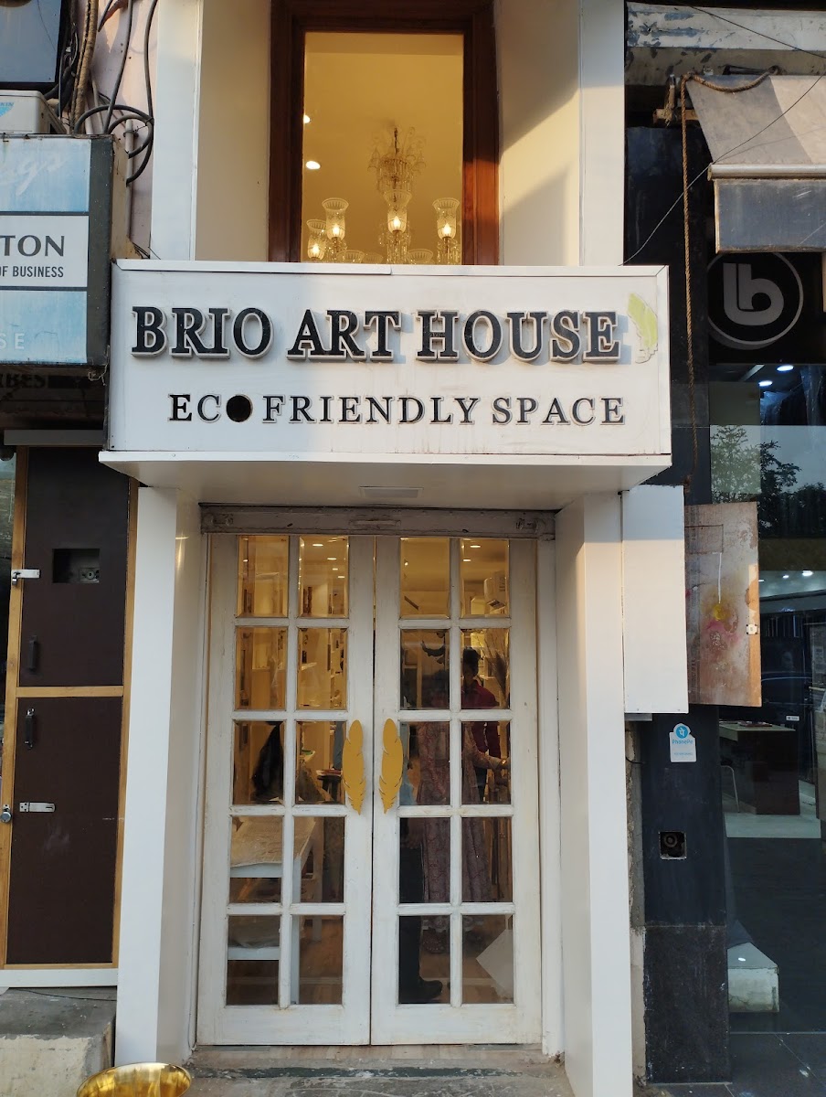 Brio Art House & Cafe
