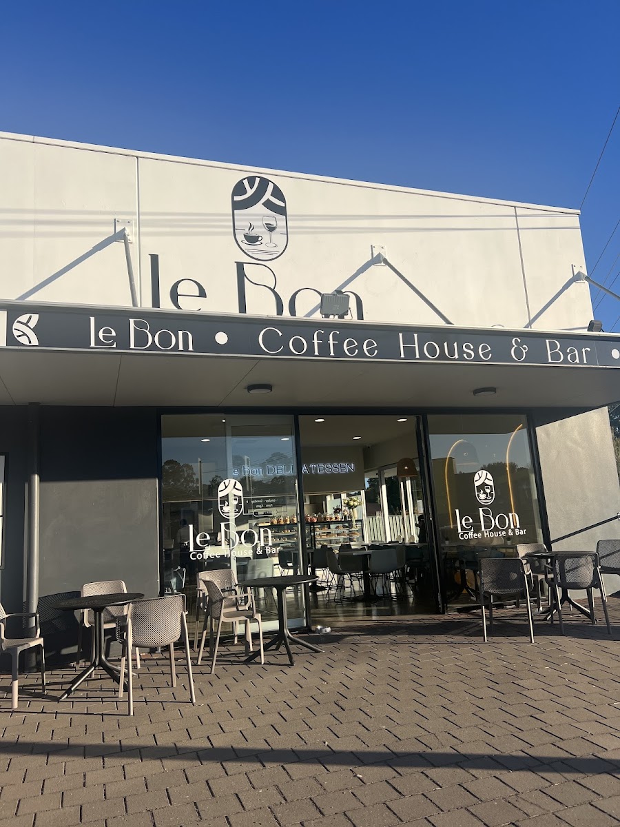 Le Bon Coffee House & Bar
