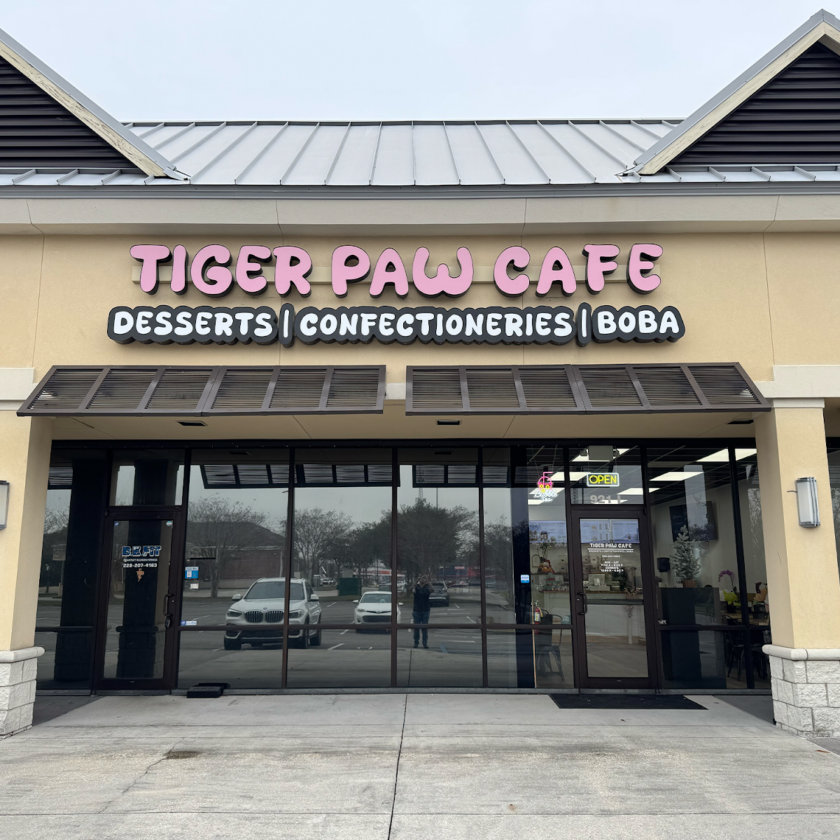 Tiger Paw Cafe