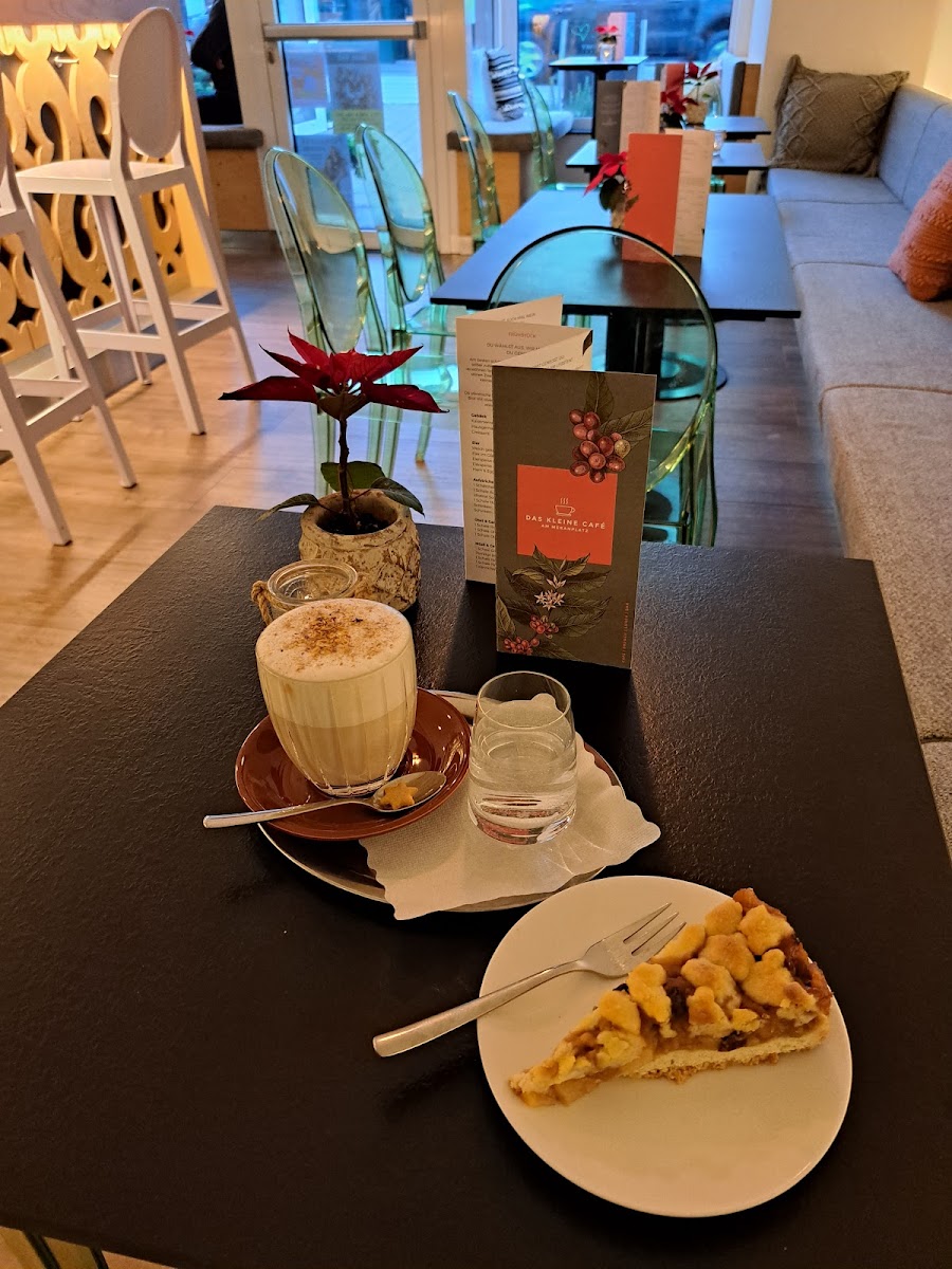 DAS KLEINE CAFÉ am Meranplatz - 3