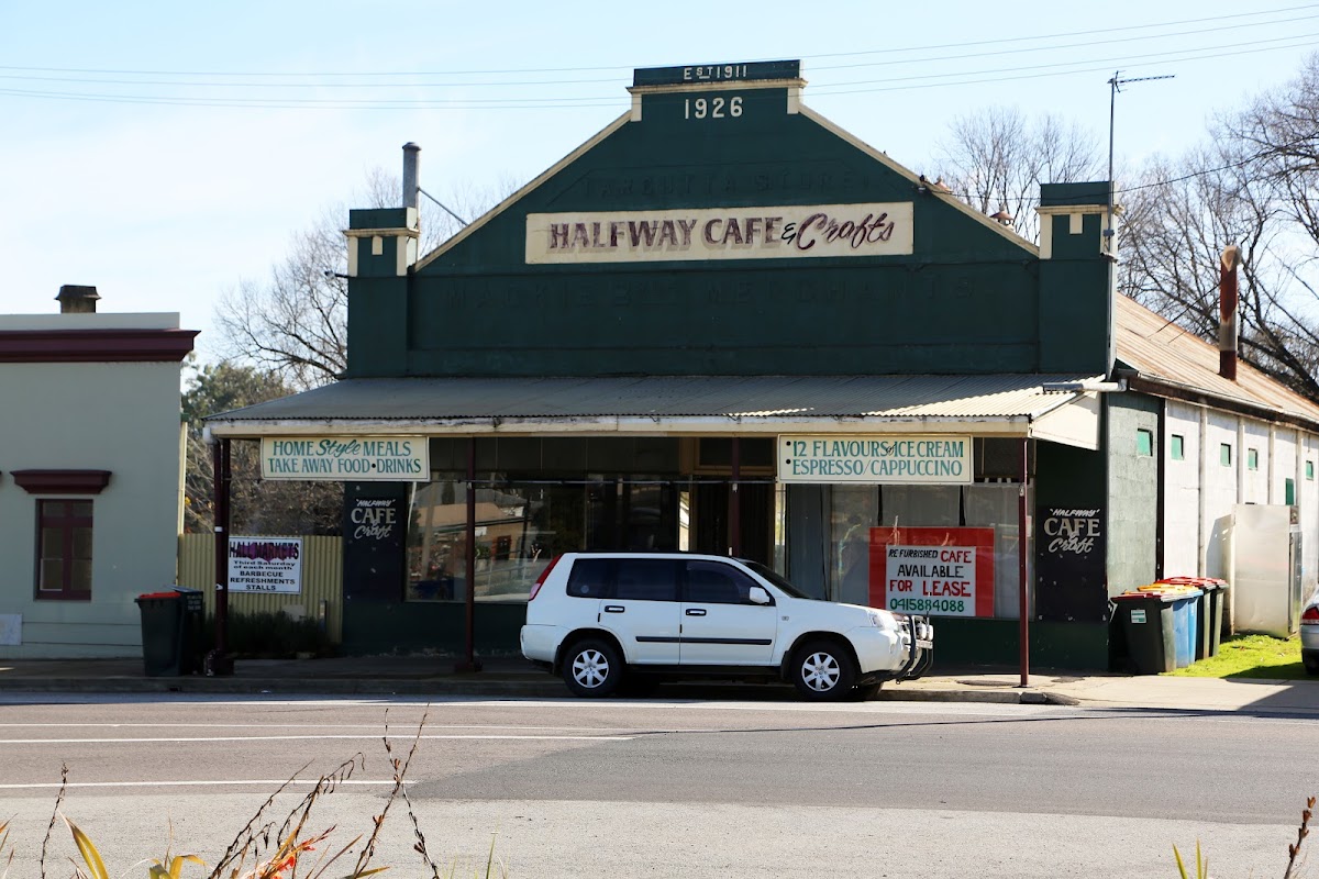 Halfway Restaurant And Cafe