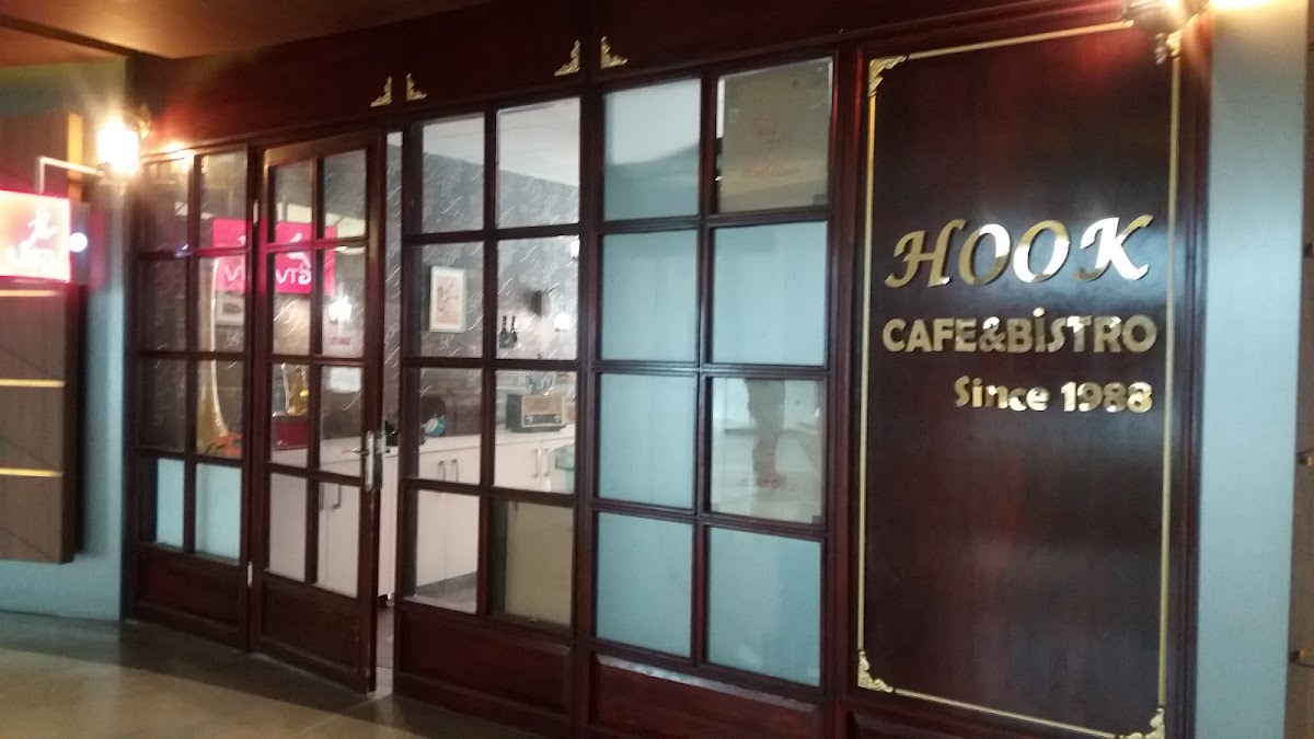 Hook Cafe & Bistro
