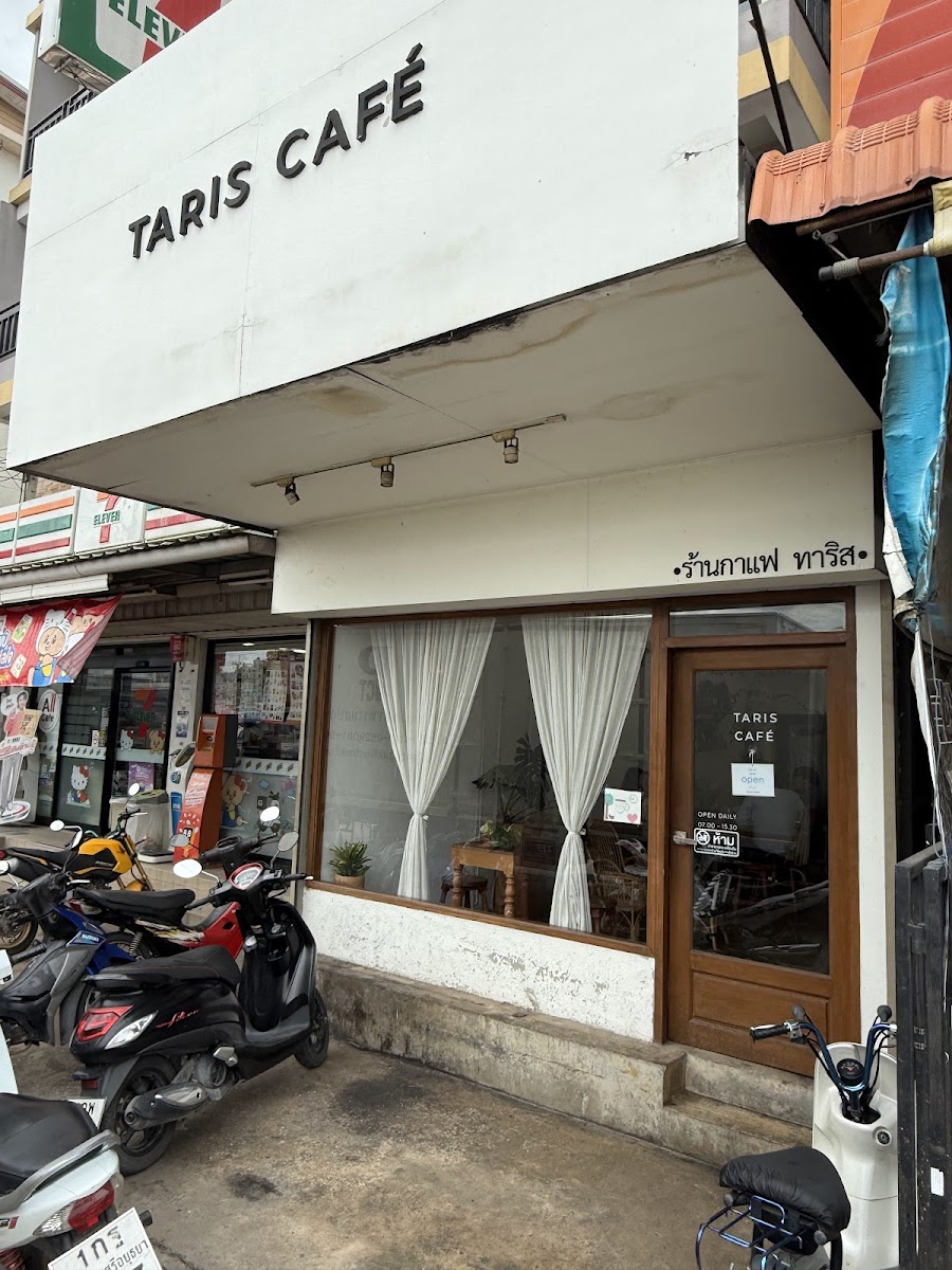 Taris Cafe