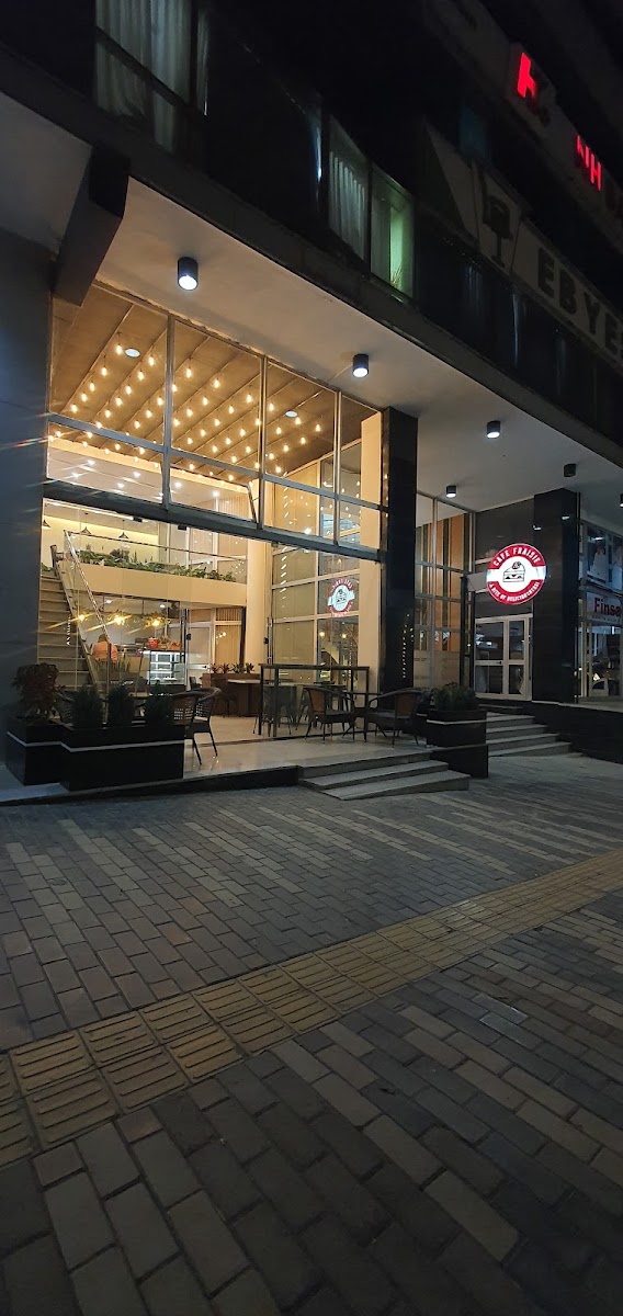 CAFE FRAISIE Café and RESTAURANT