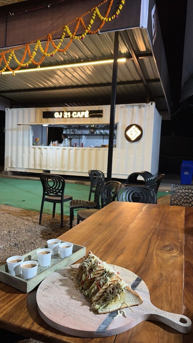 GJ 21 CAFE - 5