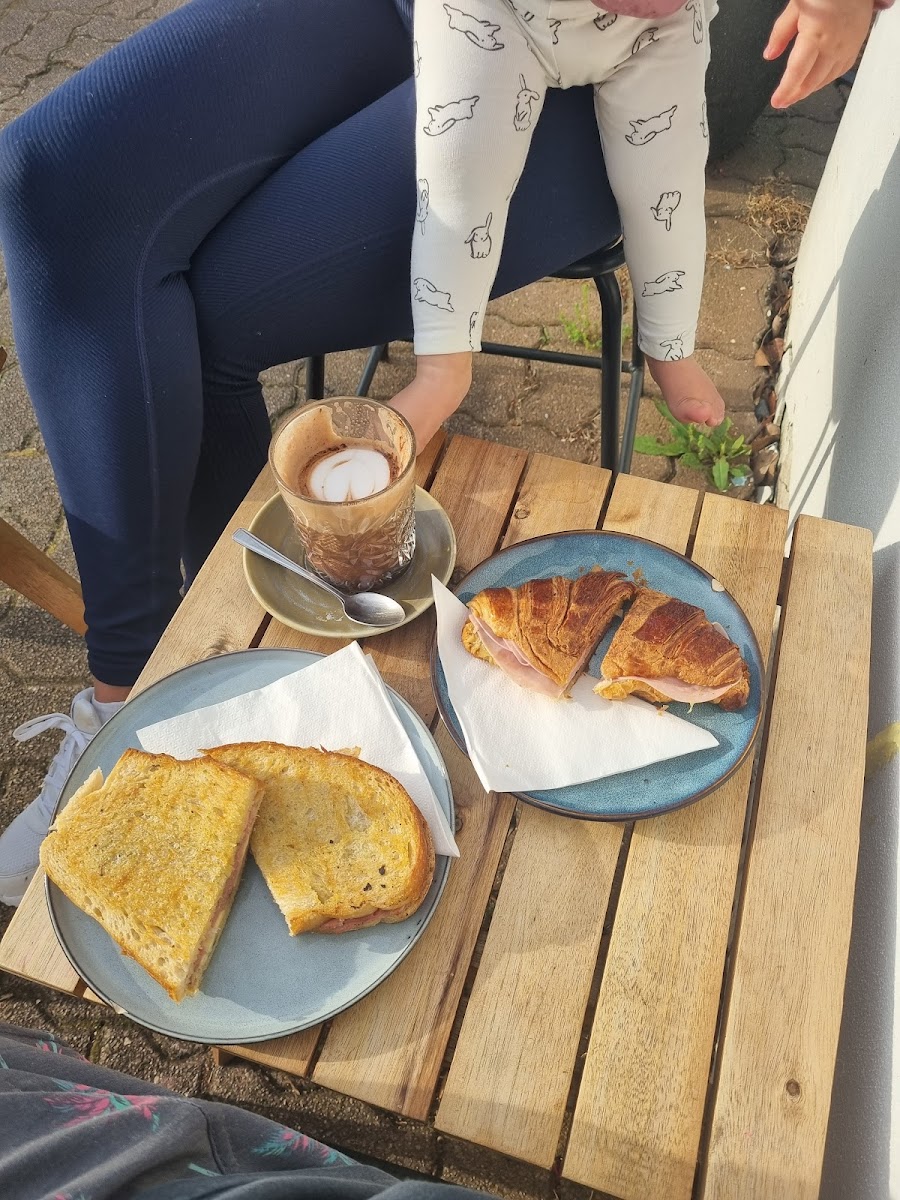 Paolo's Cafe and Aperitivo Bar - 9