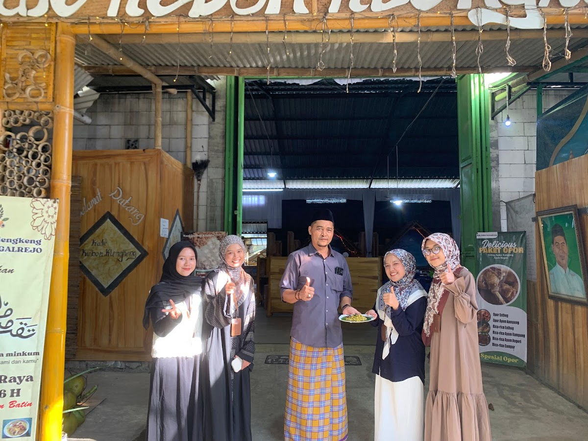 CAFE KEBUN KLENGKENG TEGALREJO