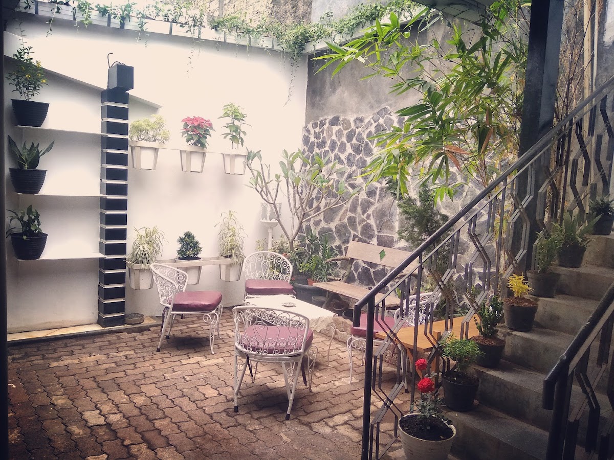 Cafe LUWAK (Lupa Waktu)