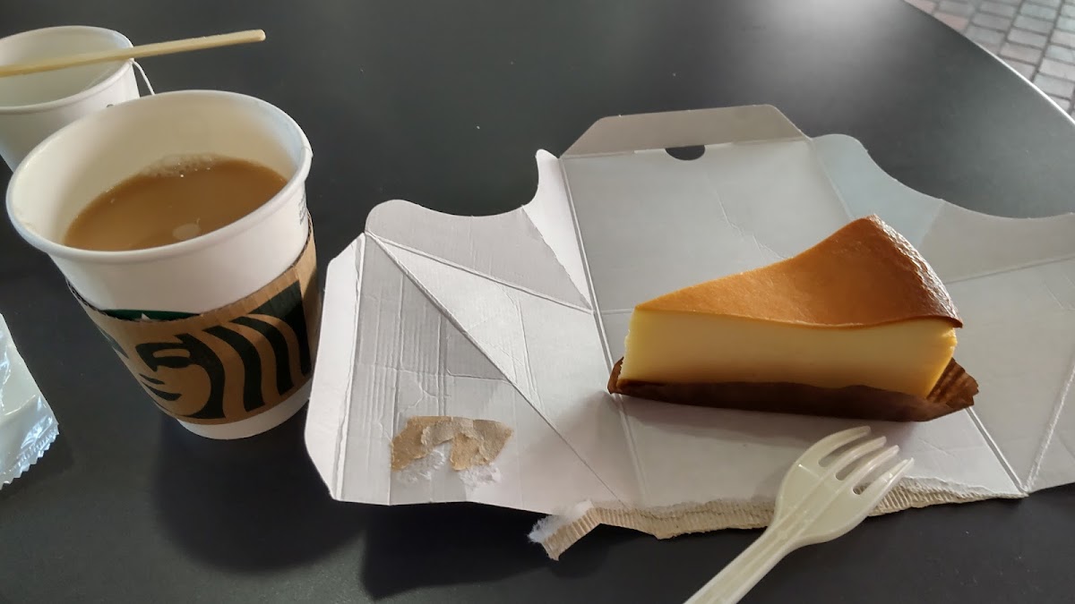 Starbucks Coffee - Juntendo University Hospital - 10