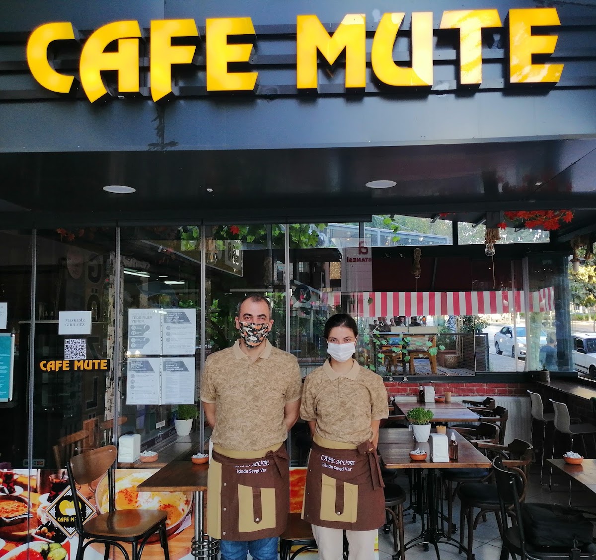 Cafe Mute