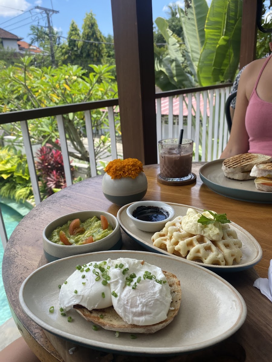 Blou Cafe Canggu - 9