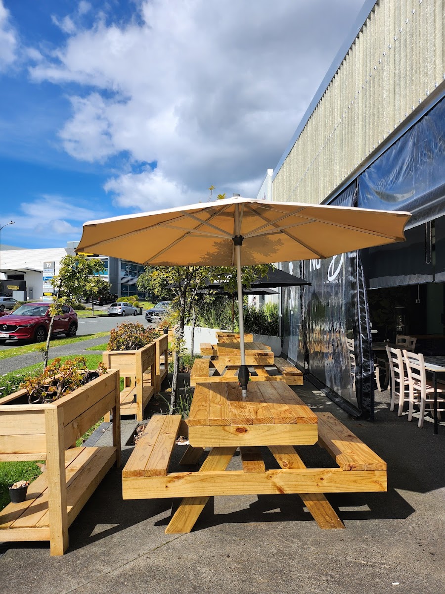 NaB Cafe & Korean Restaurant (나비 카페 & 포장마차)