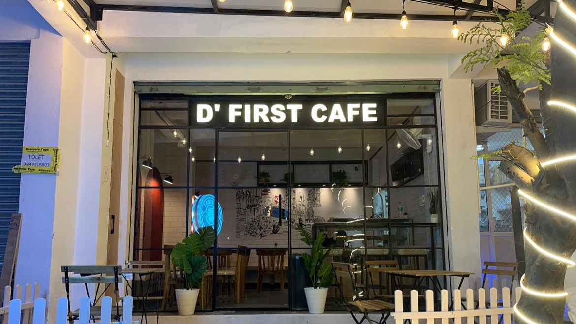 D' FIRST CAFE