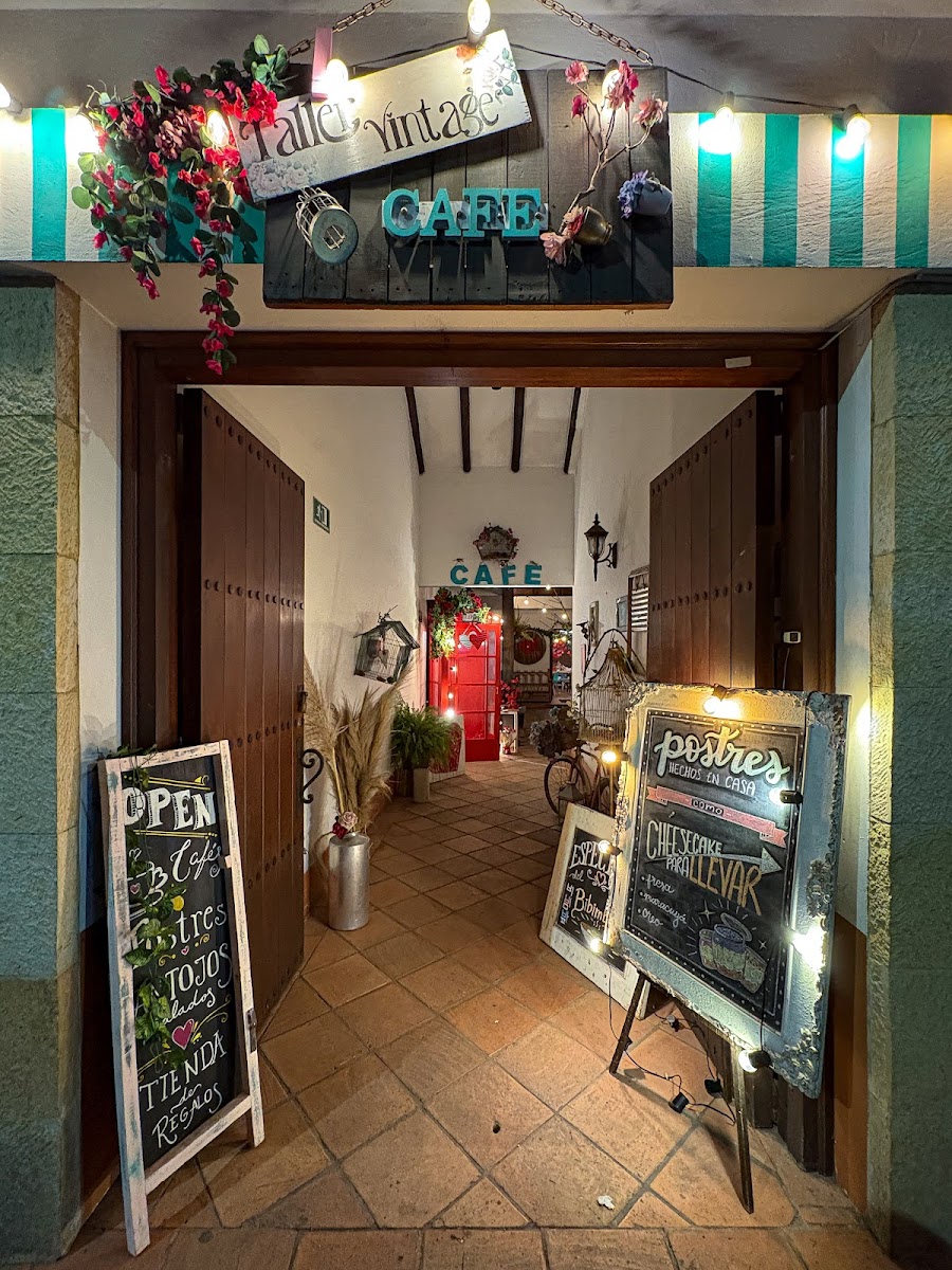 Taller Vintage Cafe