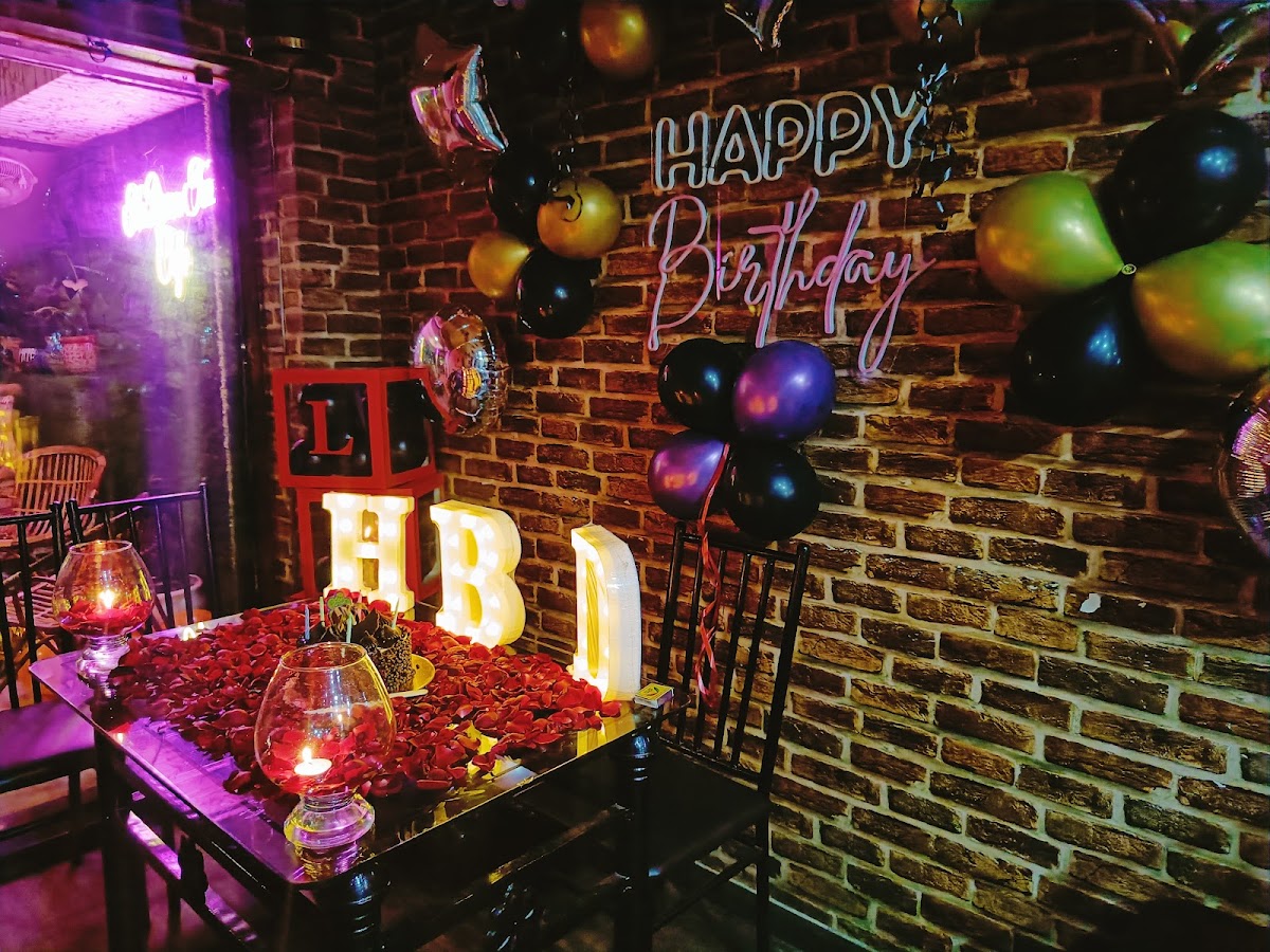 THE DOWN TOWN CAFE & RESTRO