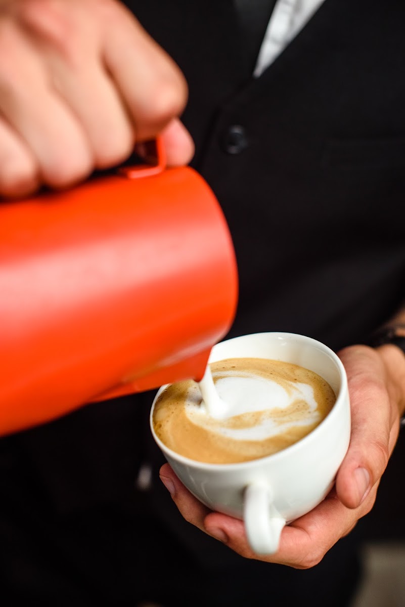 Rooms, Рестобар