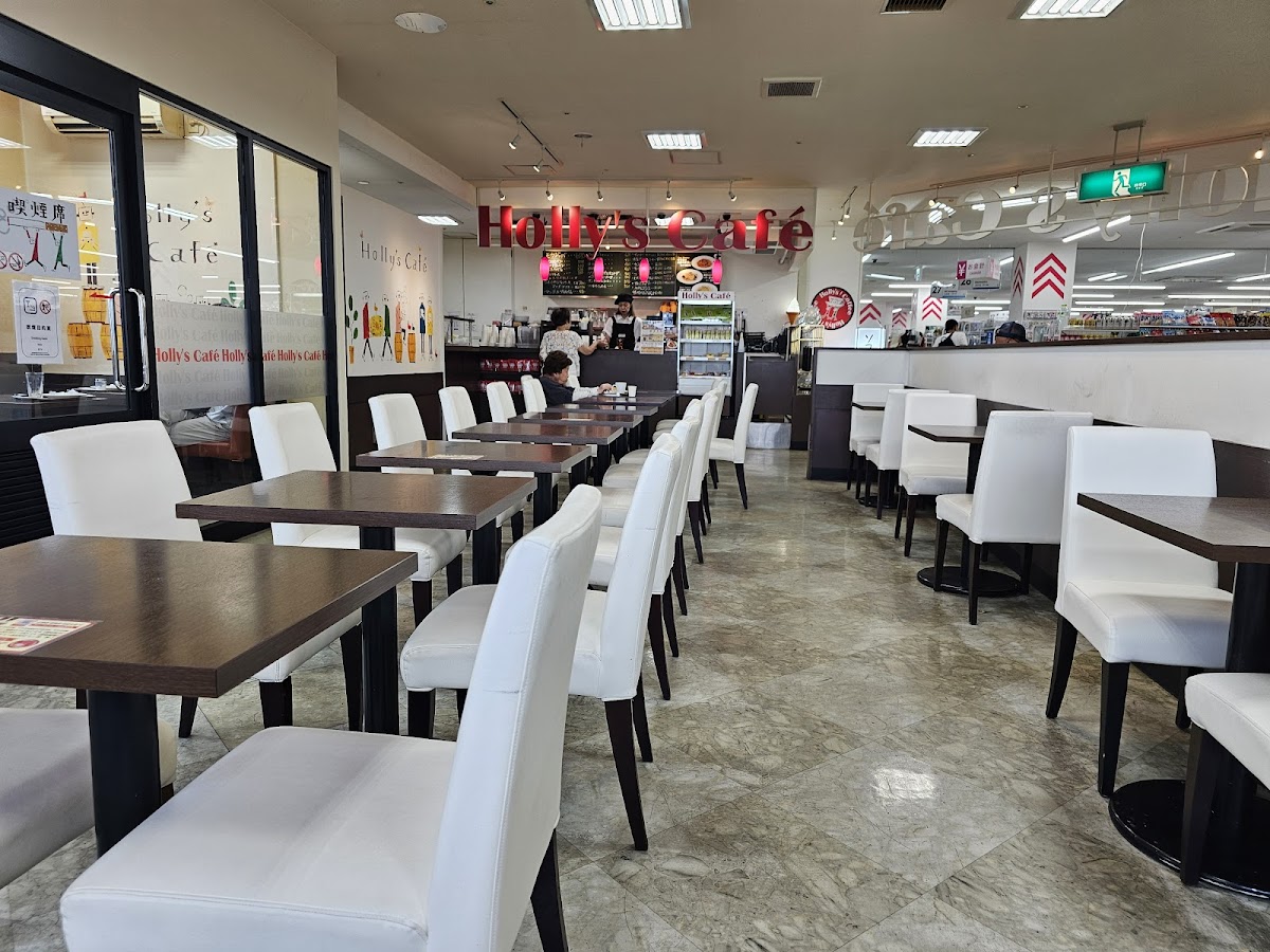 Holly’s Café - Life Tatsumi